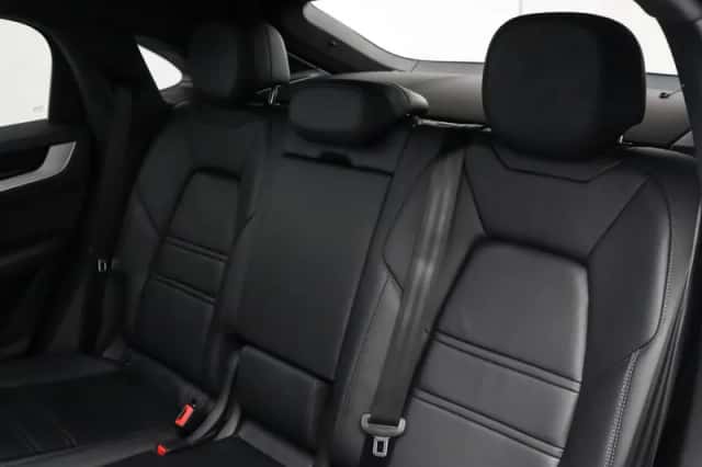 Porsche Cayenne (2024) thumbnail 32