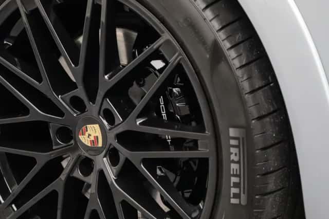 Porsche Cayenne (2024) thumbnail 7