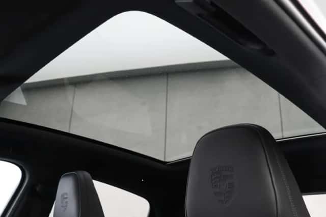 Porsche Cayenne (2024) thumbnail 9