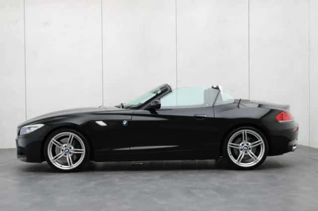BMW Z4 (2010) thumbnail 2