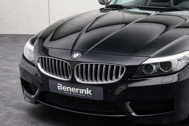 BMW Z4 (2010) thumbnail 14