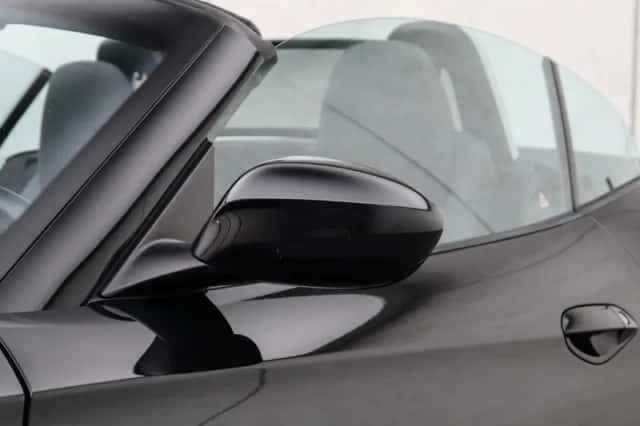 BMW Z4 (2010) thumbnail 15