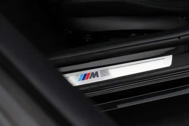 BMW Z4 (2010) thumbnail 16