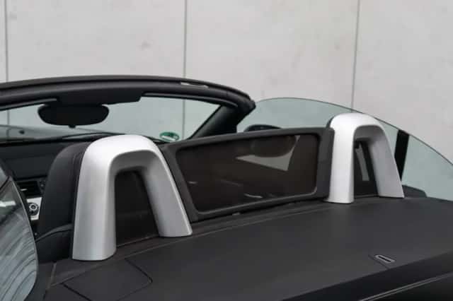 BMW Z4 (2010) thumbnail 17