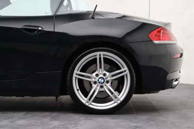 BMW Z4 (2010) thumbnail 18