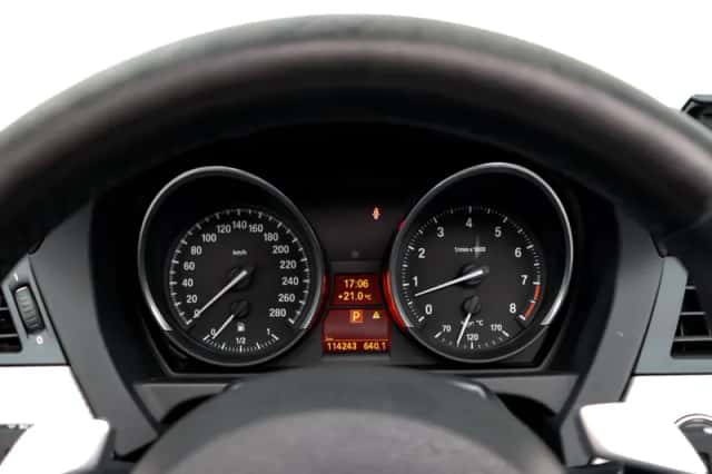 BMW Z4 (2010) thumbnail 21