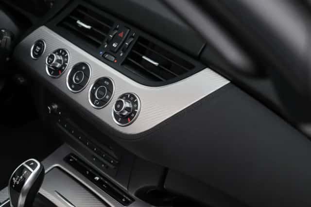 BMW Z4 (2010) thumbnail 22