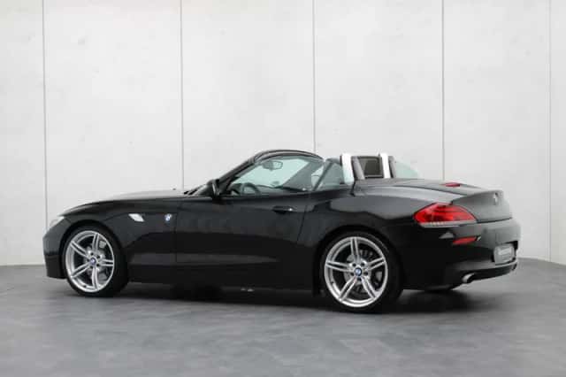 BMW Z4 (2010) thumbnail 25