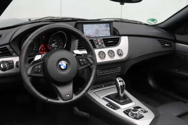 BMW Z4 (2010) thumbnail 7