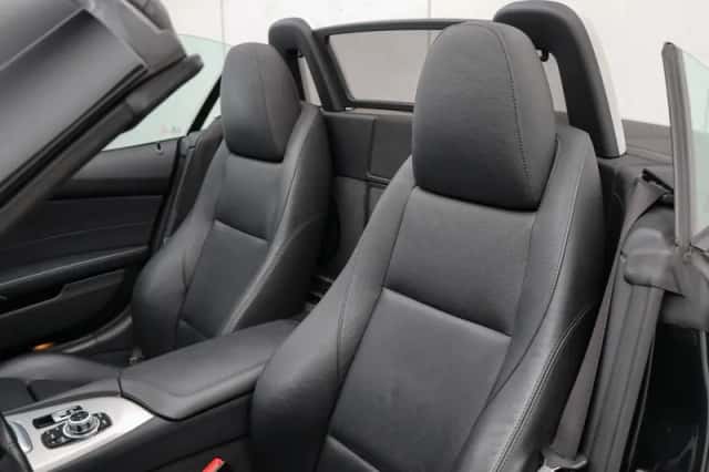 BMW Z4 (2010) thumbnail 8