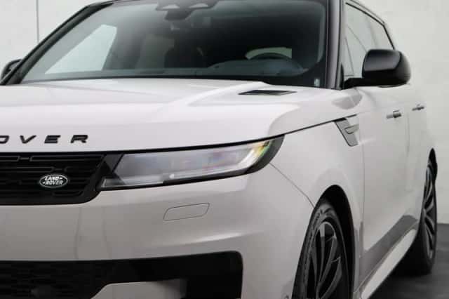 Land Rover Range Rover Sport (2026) thumbnail 18