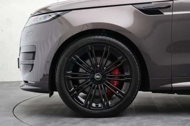 Land Rover Range Rover Sport (2025) thumbnail 6
