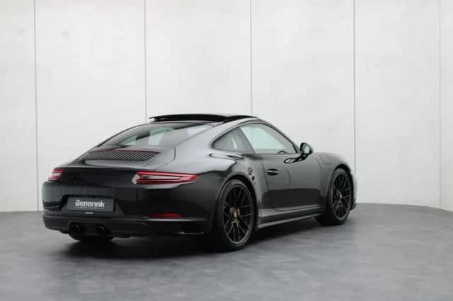 Porsche 911 (2018) thumbnail 4