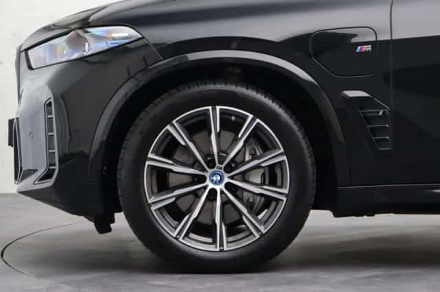 BMW X5 (2023) thumbnail 6