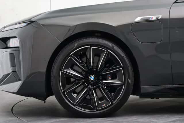 BMW 7-Serie (2023) thumbnail 6