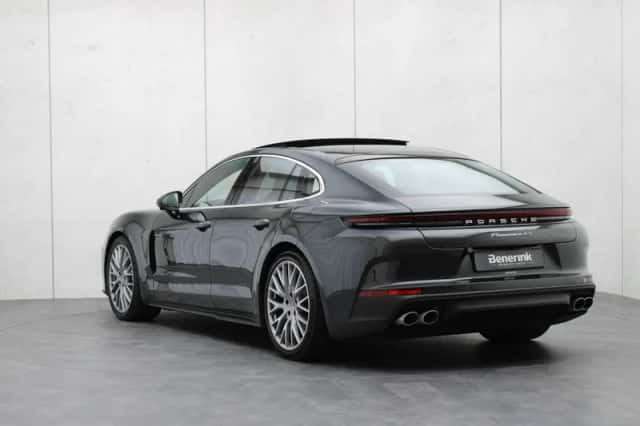 Porsche Panamera (2026) thumbnail 3