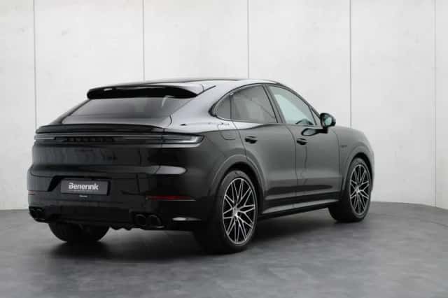 Porsche Cayenne (2026) thumbnail 4