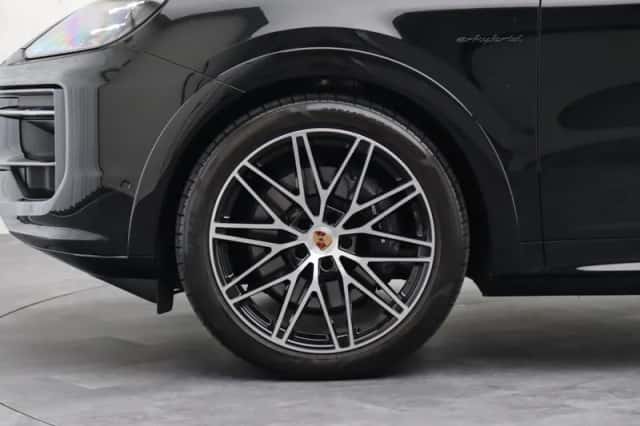 Porsche Cayenne (2026) thumbnail 6