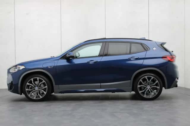 BMW X2 (2022) thumbnail 2