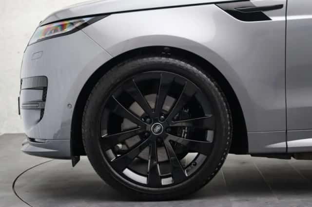 Land Rover Range Rover Sport (2025) thumbnail 6