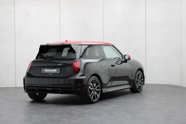 MINI John Cooper Works (2025) thumbnail 4