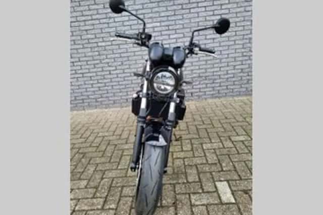 Kawasaki Z650RS (2022) thumbnail 2