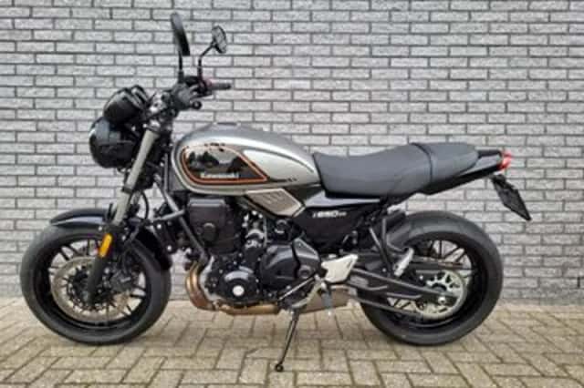 Kawasaki Z650RS (2022) thumbnail 3