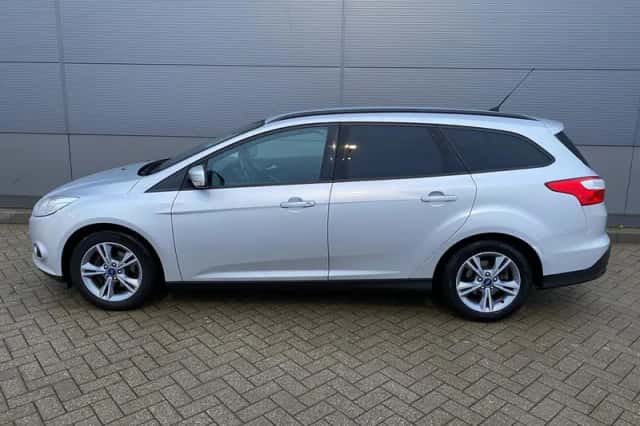 Ford Focus (2013) thumbnail 2