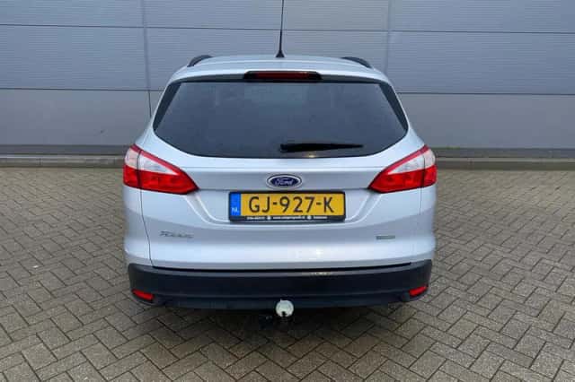 Ford Focus (2013) thumbnail 3