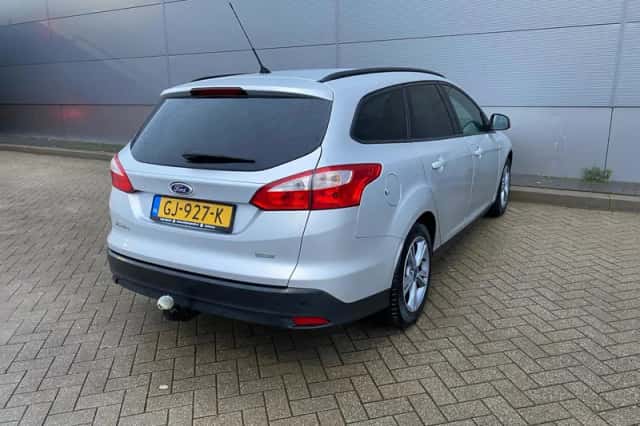Ford Focus (2013) thumbnail 4