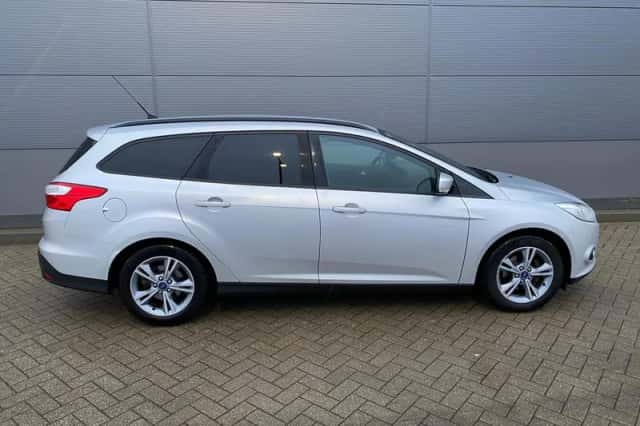Ford Focus (2013) thumbnail 5