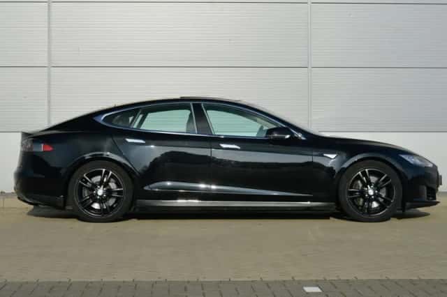 Tesla Model S (2016) thumbnail 6