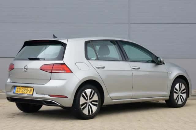 Volkswagen e-Golf (2018) thumbnail 4