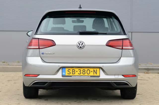 Volkswagen e-Golf (2018) thumbnail 6
