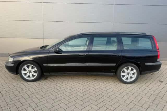 Volvo V70 (2002) thumbnail 2