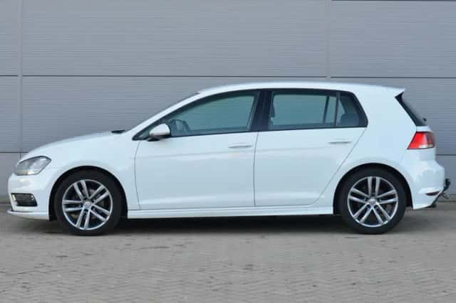 Volkswagen Golf (2016) thumbnail 2