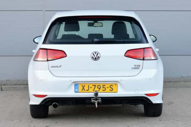 Volkswagen Golf (2016) thumbnail 3