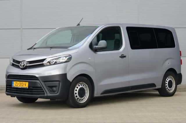 Toyota ProAce Shuttle (2019) thumbnail 1
