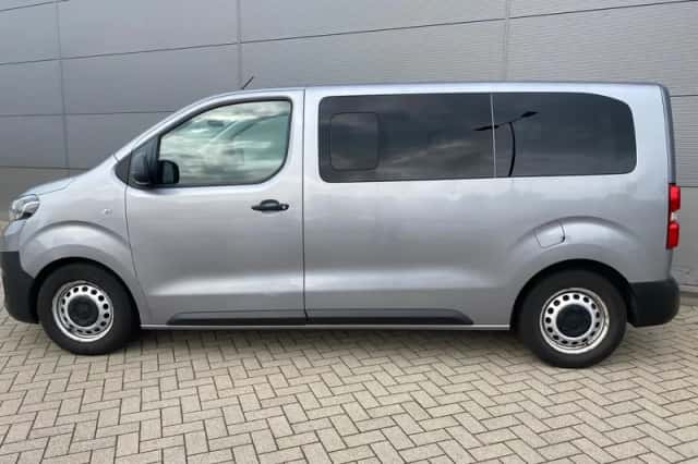 Toyota ProAce Shuttle (2019) thumbnail 4