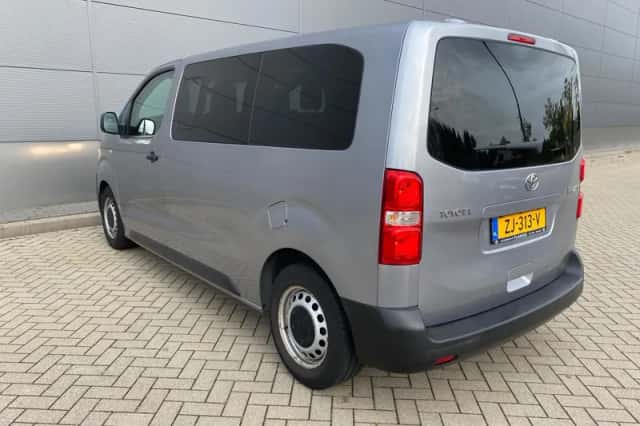 Toyota ProAce Shuttle (2019) thumbnail 5