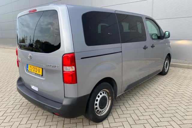 Toyota ProAce Shuttle (2019) thumbnail 6