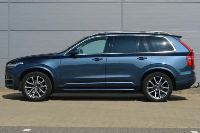 Volvo XC90 (2018) thumbnail 2