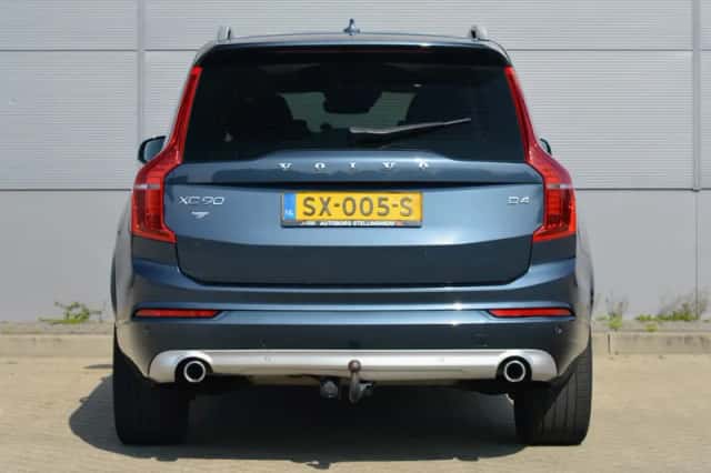 Volvo XC90 (2018) thumbnail 3