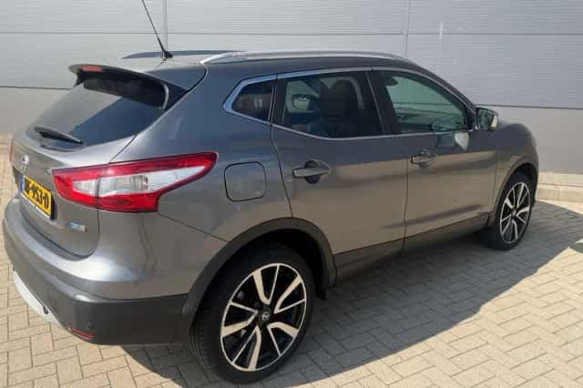 Nissan Qashqai (2015) thumbnail 5
