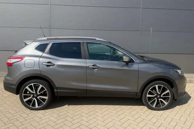 Nissan Qashqai (2015) thumbnail 6