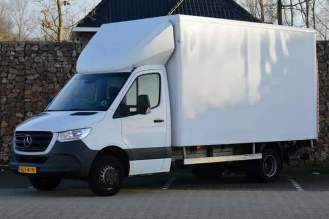 Mercedes-Benz Sprinter (2021) thumbnail 1