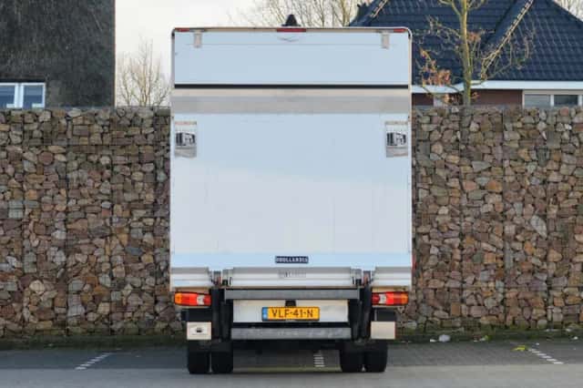 Mercedes-Benz Sprinter (2021) thumbnail 3