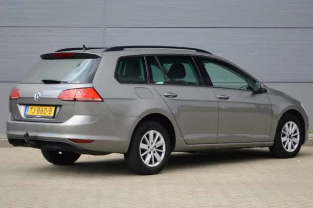 Volkswagen Golf (2014) thumbnail 4