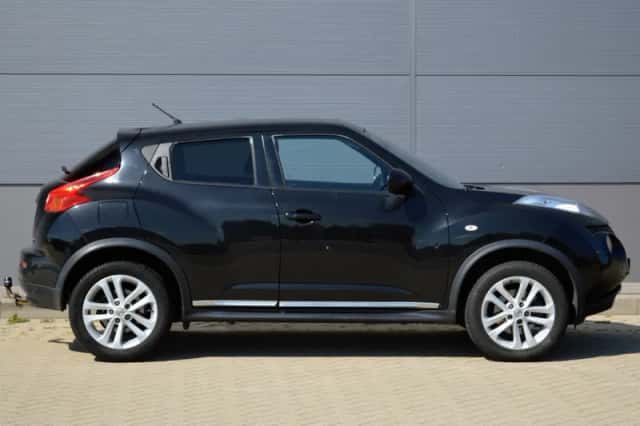 Nissan Juke (2011) thumbnail 3