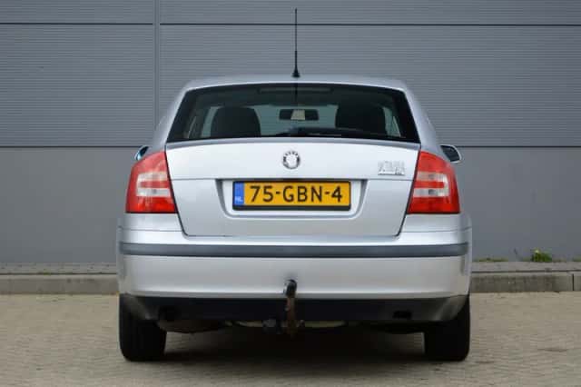 Škoda Octavia (2008) thumbnail 5
